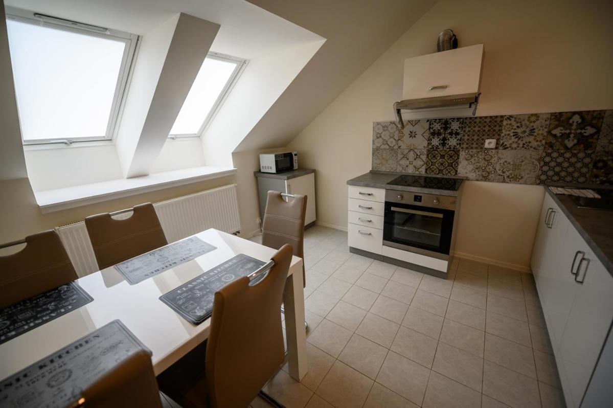 Apartman U Krale - 2 Jicin Bagian luar foto