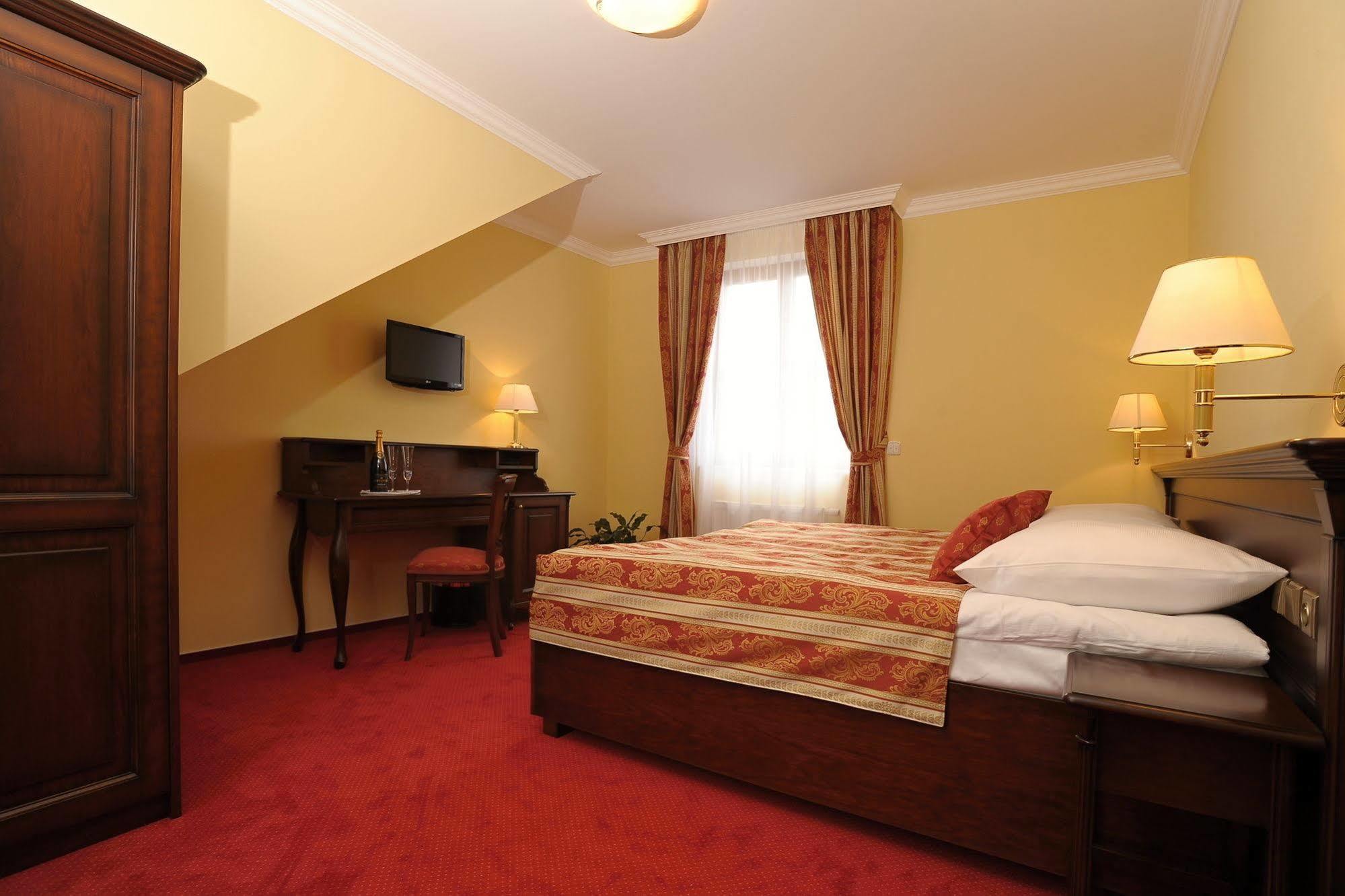 Apartman U Krale - 2 Jicin Bagian luar foto