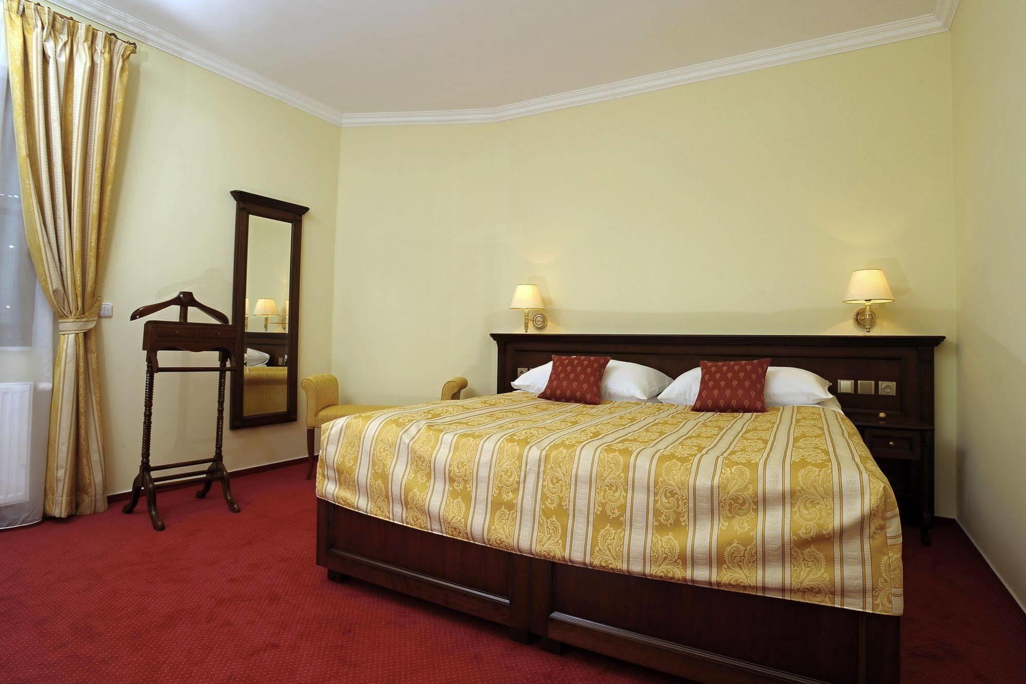 Apartman U Krale - 2 Jicin Bagian luar foto