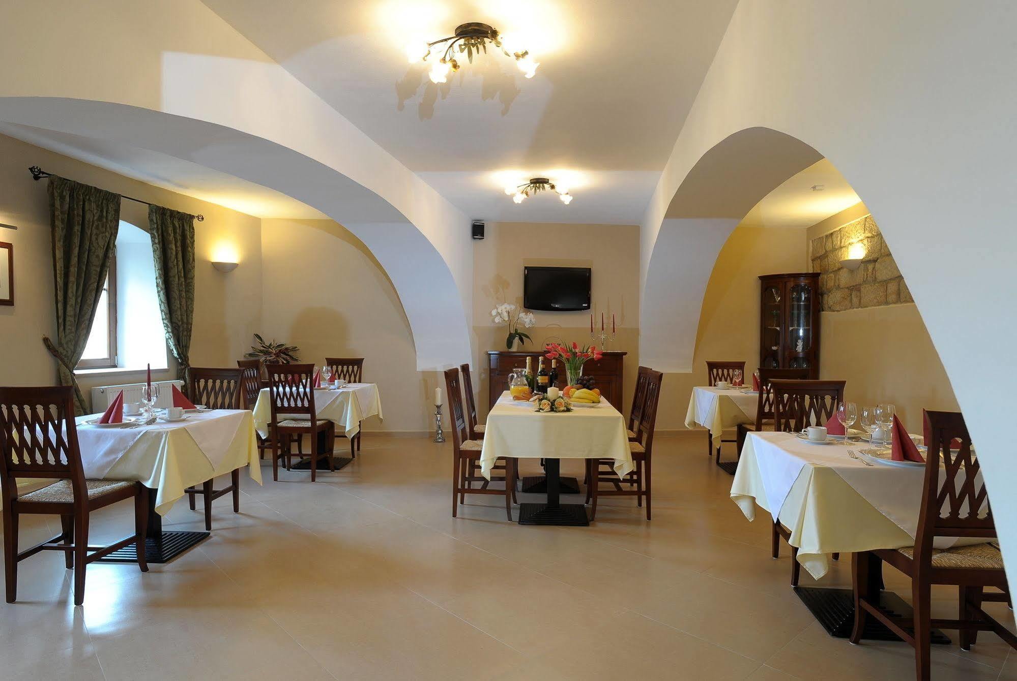 Apartman U Krale - 2 Jicin Bagian luar foto
