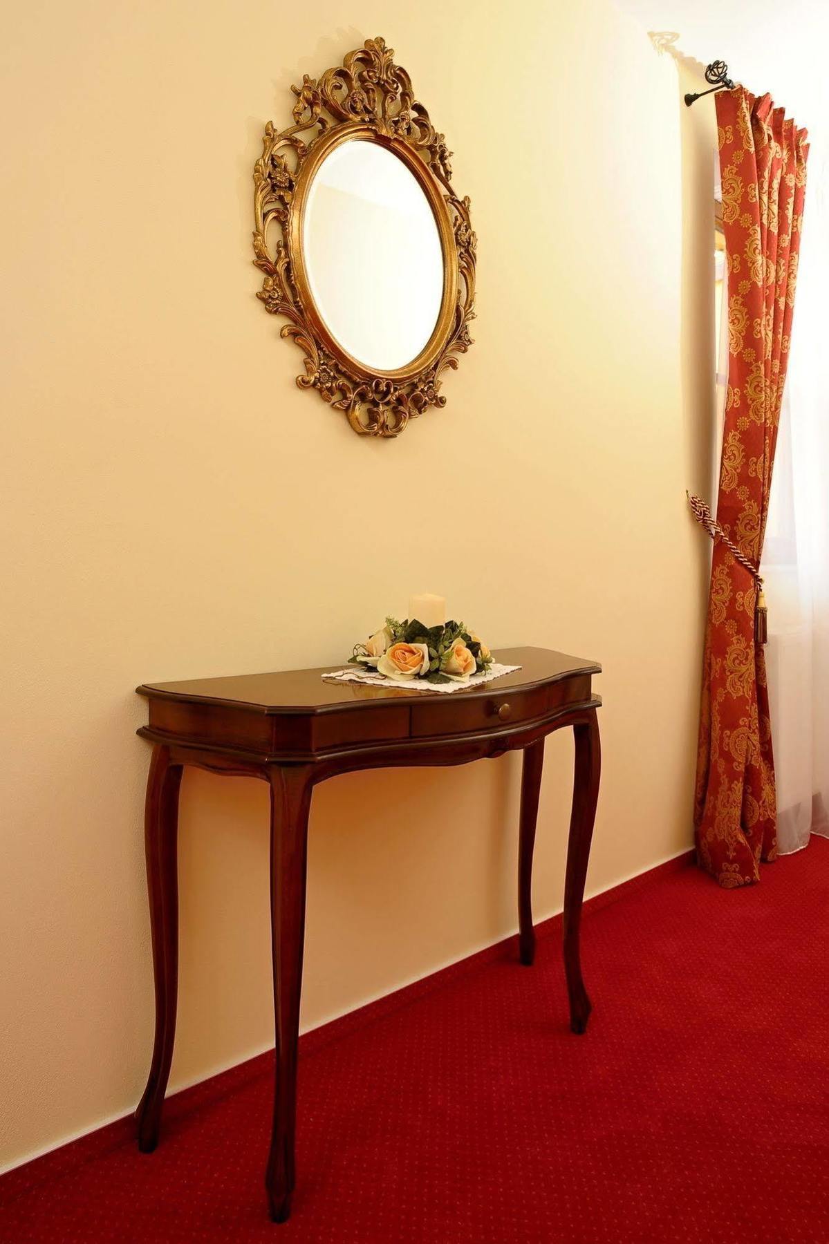 Apartman U Krale - 2 Jicin Bagian luar foto